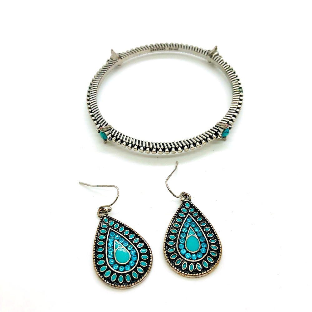 Vintage Simple Bangle & Statement Earrings - image 1